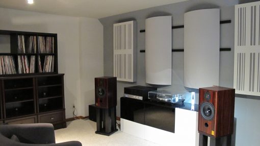 Absorber diffusors alpha series in 2 channel listening room